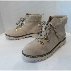 NWOT St John's Bay Shawna Cream Faux Fur Lace Up Lug Sole Hiking Boots 9.5M